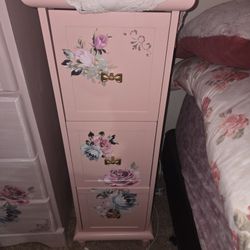 Adorable 3 Drawer Dresser