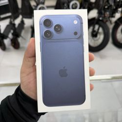 iPhone 17 Pro Max Unlocked 256GB! Finance For $50 Down Payment!!