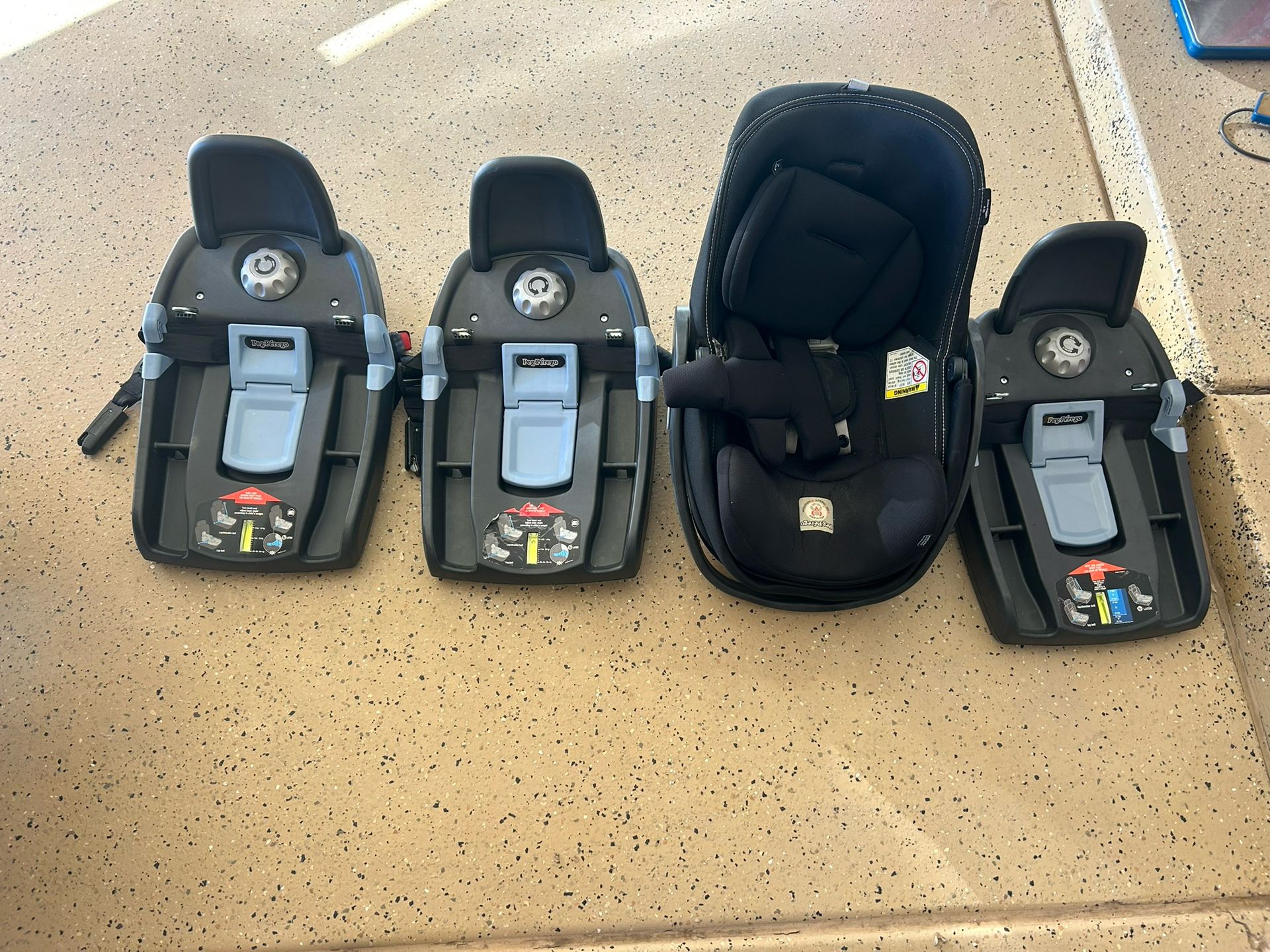 Peg Perego Car Seat With 3 Bases