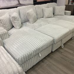 Pull out sectional Onsale $1100 Several Colores And Options Available 