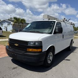 2018 Chevrolet Express 2500 Cargo Van V8 