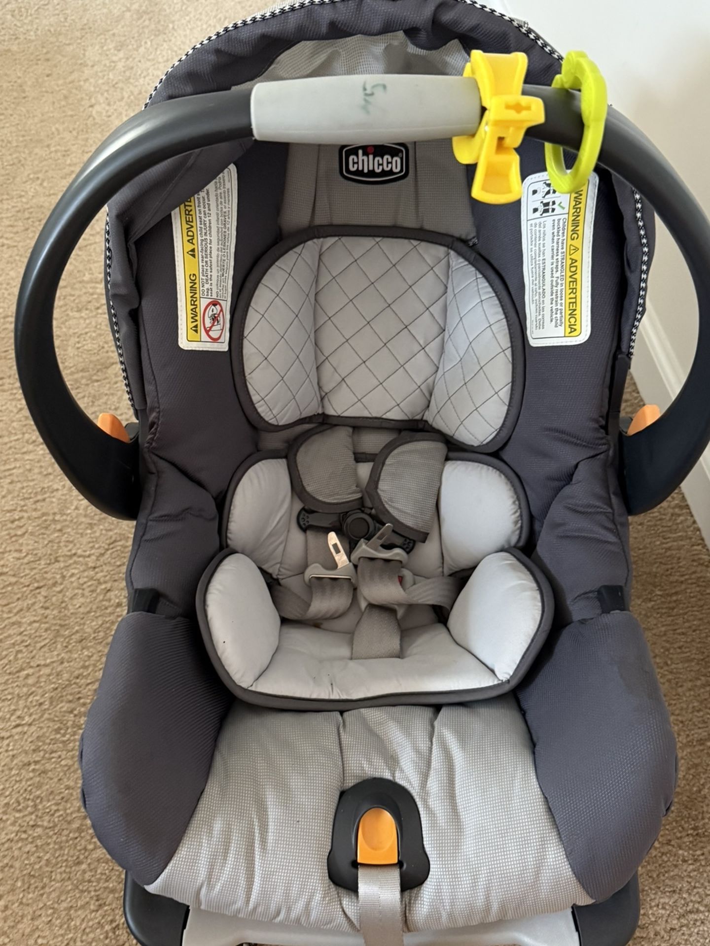 Chico bravo Car Seat And Base