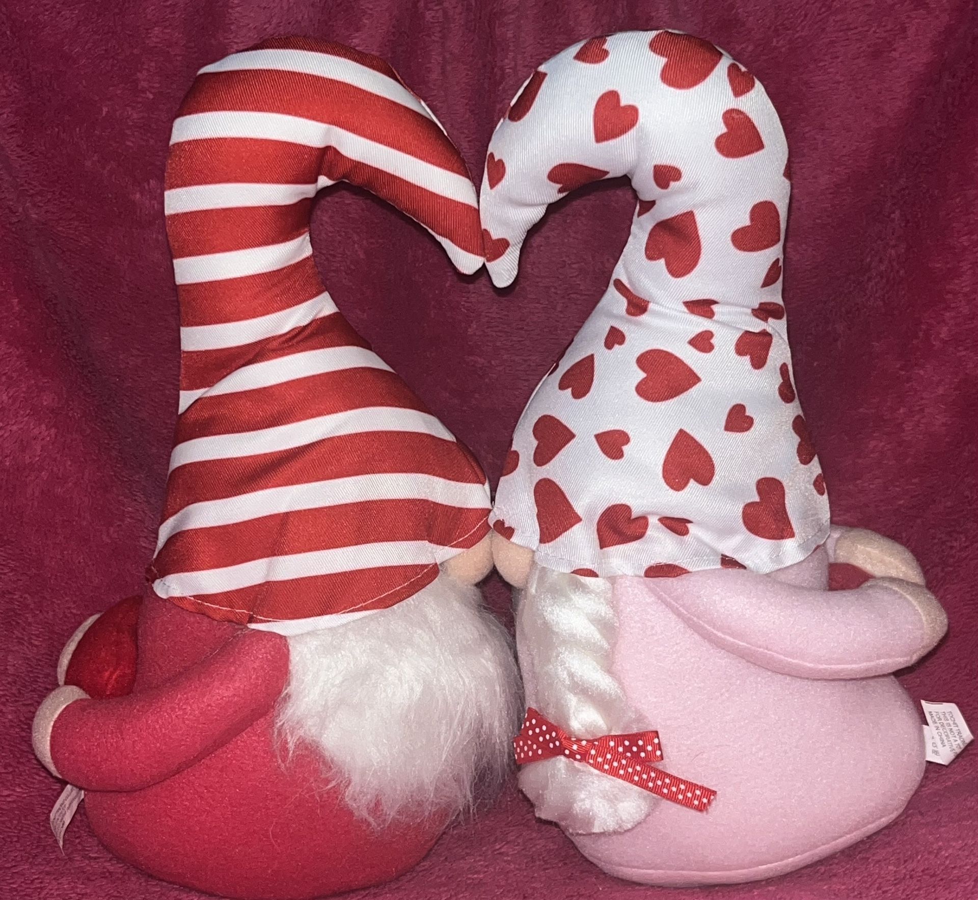 Valentines Day Love Hearts 13” Plush Magnetic Kissing Gnome Couple Set NEW in Package!