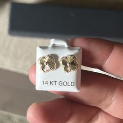 14k Van Cleef “Clover” Earrings 