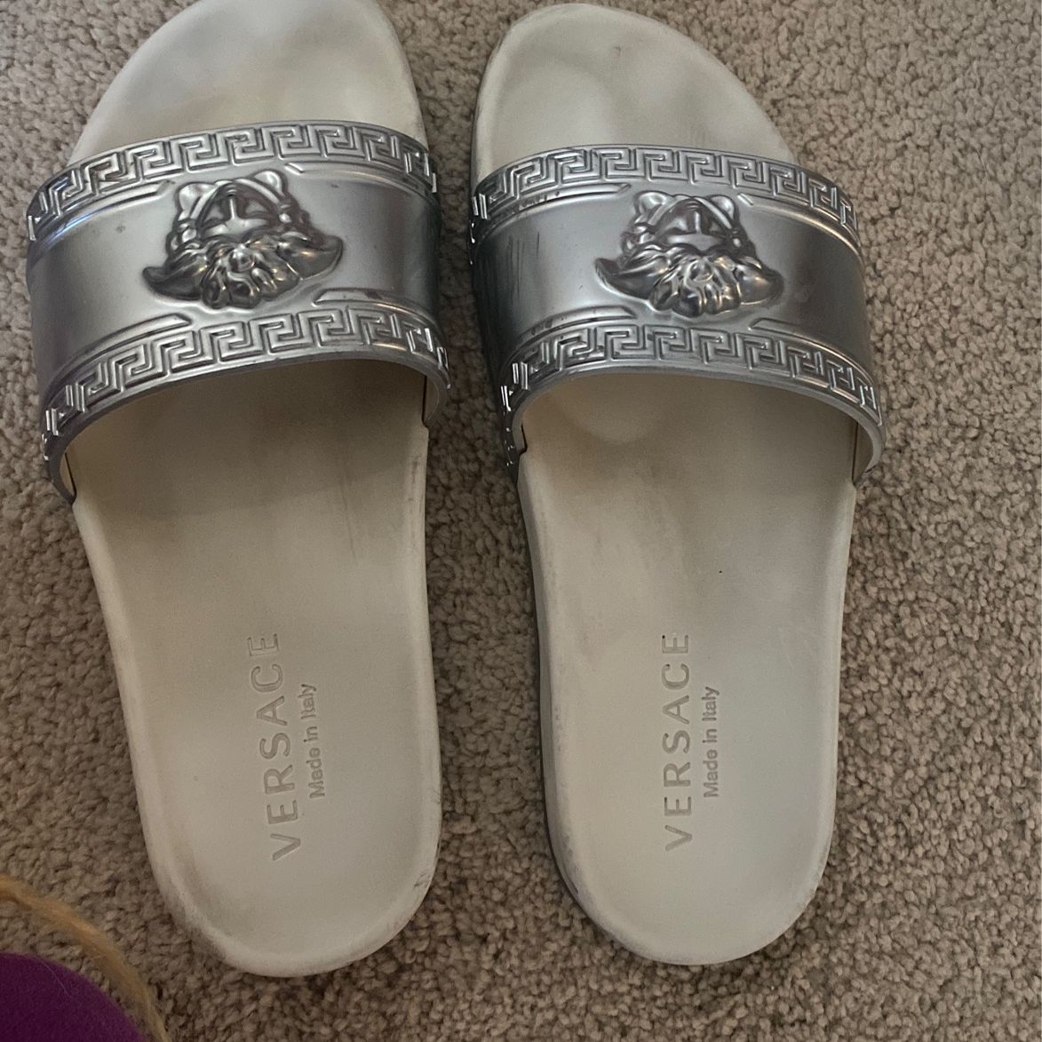 As Is Needs A Slight Clean 🧽 Beautiful Slides. Size. 40 Size 9 Fits 8 1/2 9