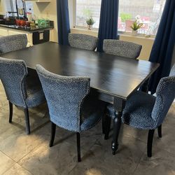 PENDING PU / Dining Room Set
