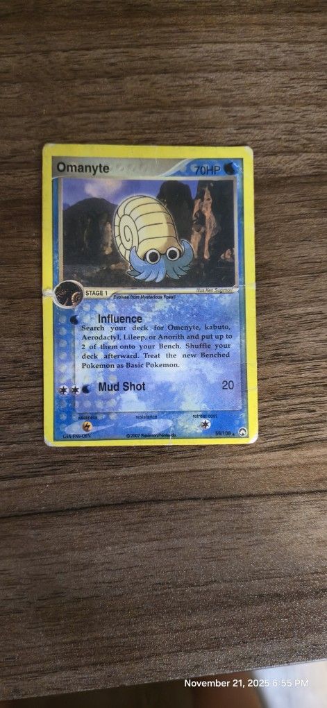 Omanyte 56/108 Moderately Played, Misprint Pokeball Upside Down