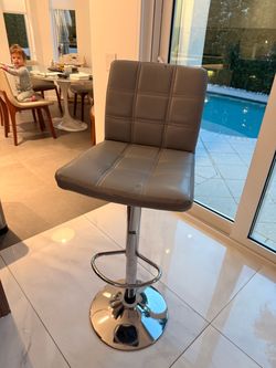 Bar stool (4)
