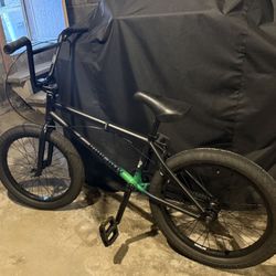 KINK BMX Bike – Like New + Tire Pump 