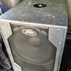 Two (2) Peavey PVxP 800W 15 inch Powered Subwoofers With Padded Cover 