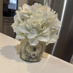 Artificial Hydrangea in a beautiful Vase Decoration Home and Office Drcor
