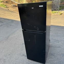 10 Cubic Household Refrigerator Fridge Freezer Great For Garage (I offer free local delivery)