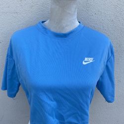 Nike Cropped Top