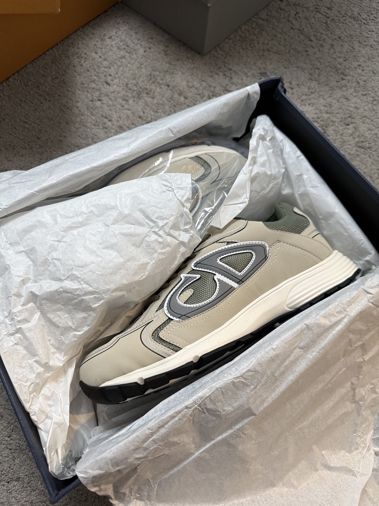 Christian Dior B30