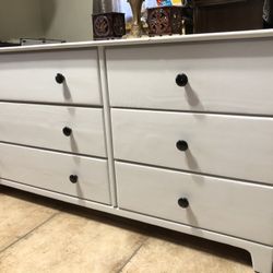 Dresser  White 