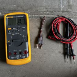 Fluke 87V Deluxe Multimeter Like Brand New With the Swappable Leads! $275 Firm 