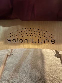 Saloniture Massage Table