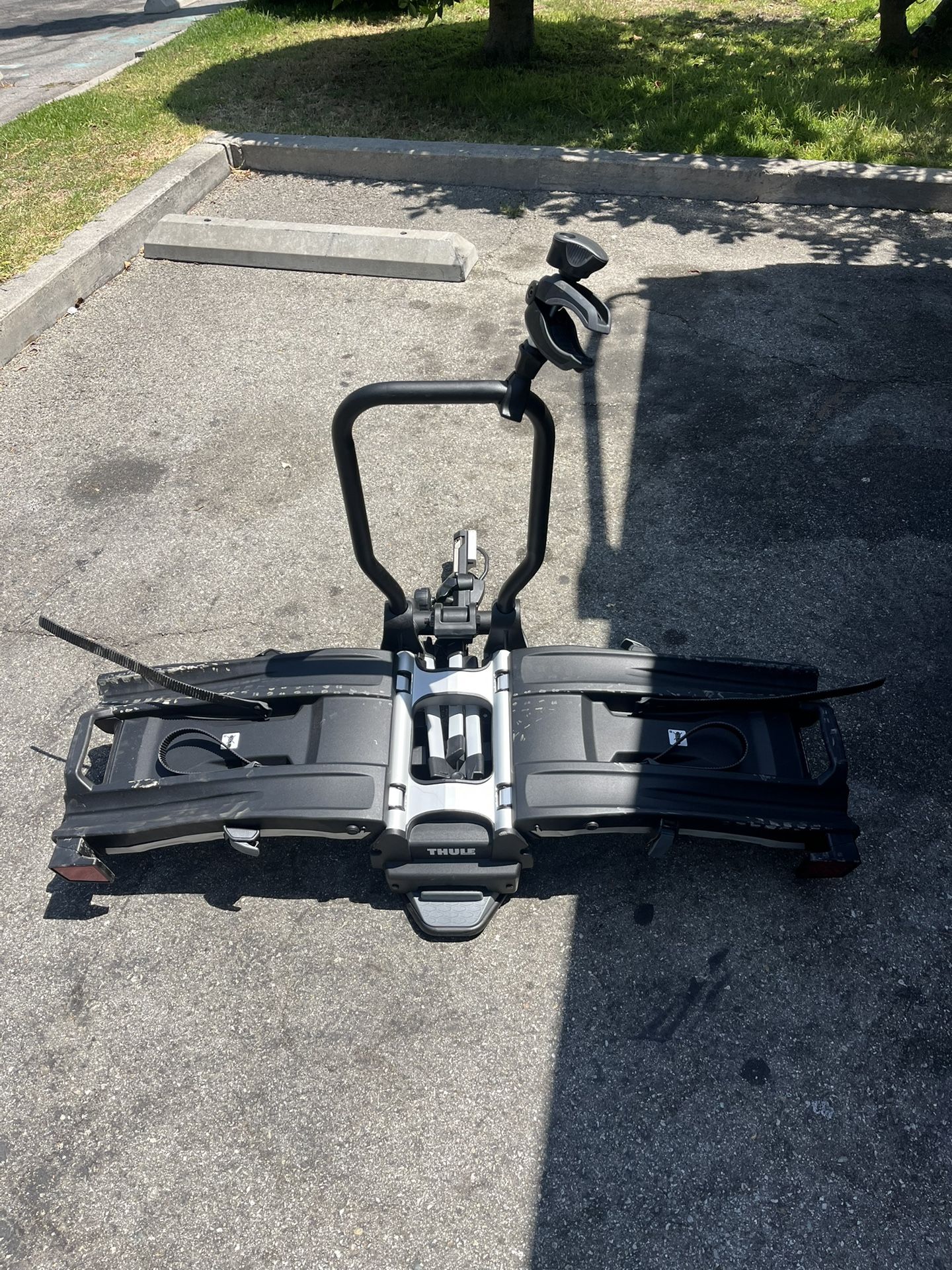 Thule EasyFold XT 2-bike Hitch Bike Rack 