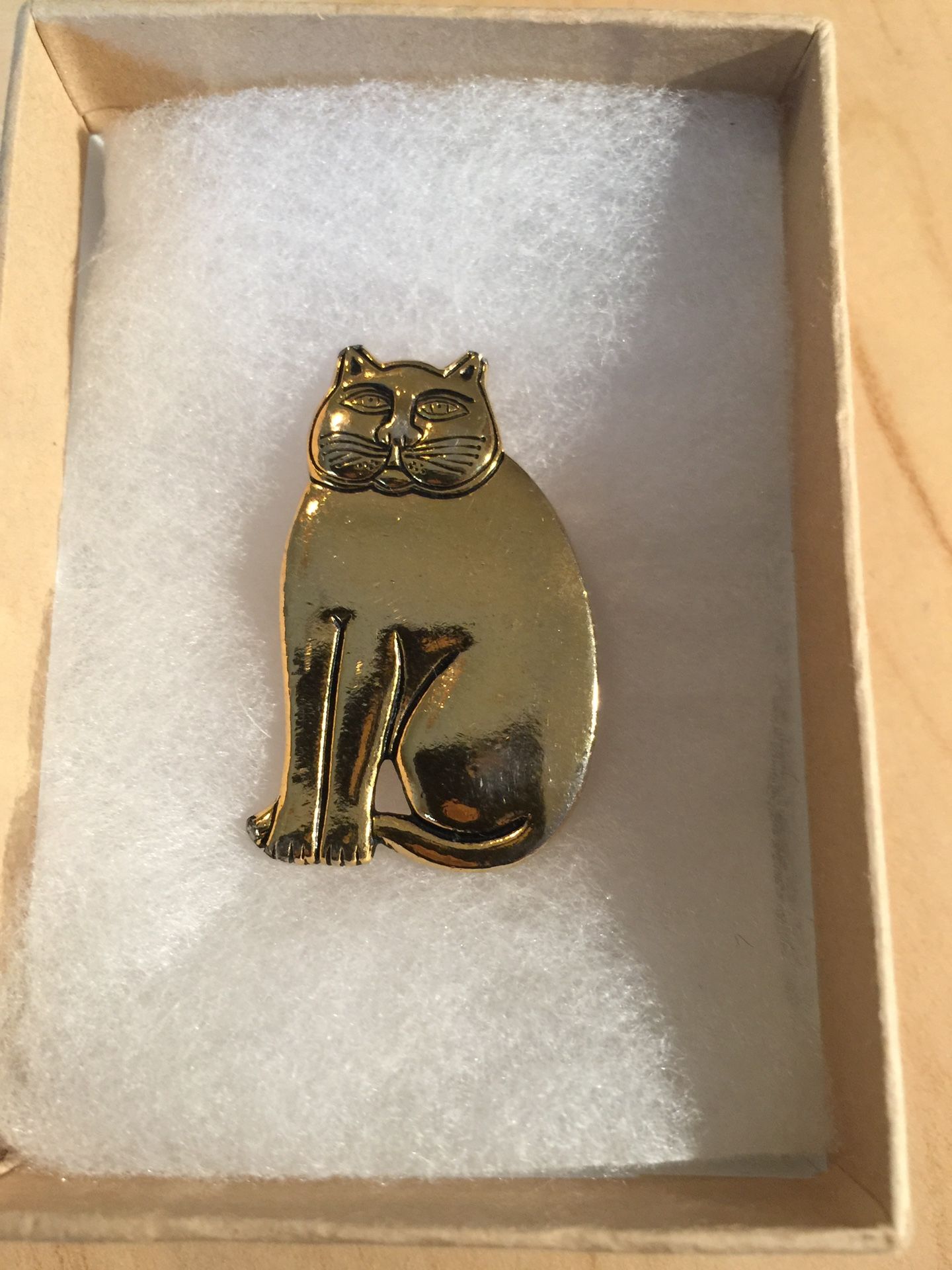 Golden Cat Pin/Brooch