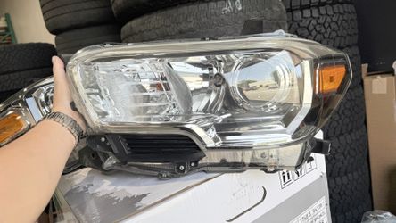 2020 Toyota Tacoma Headlights