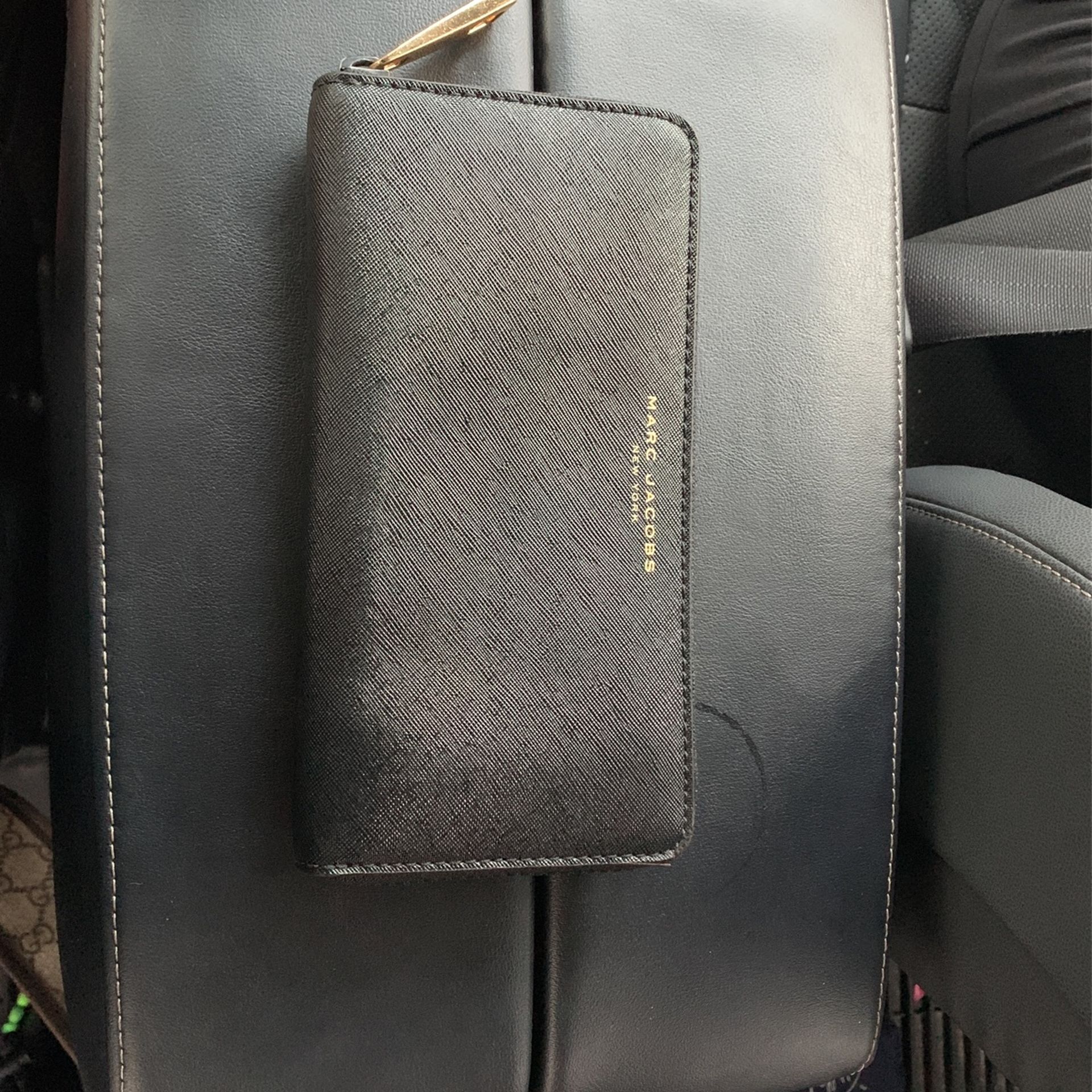 Marc Jacobs wallet 