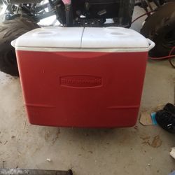 Rubbermaid Cooler 
