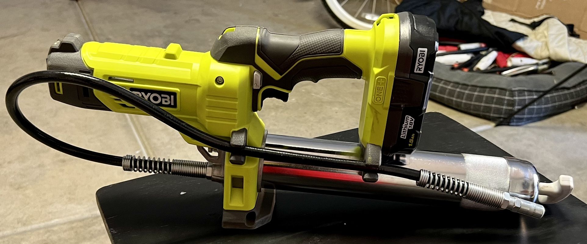 Ryobi One+ 18v Grease Gun P3410