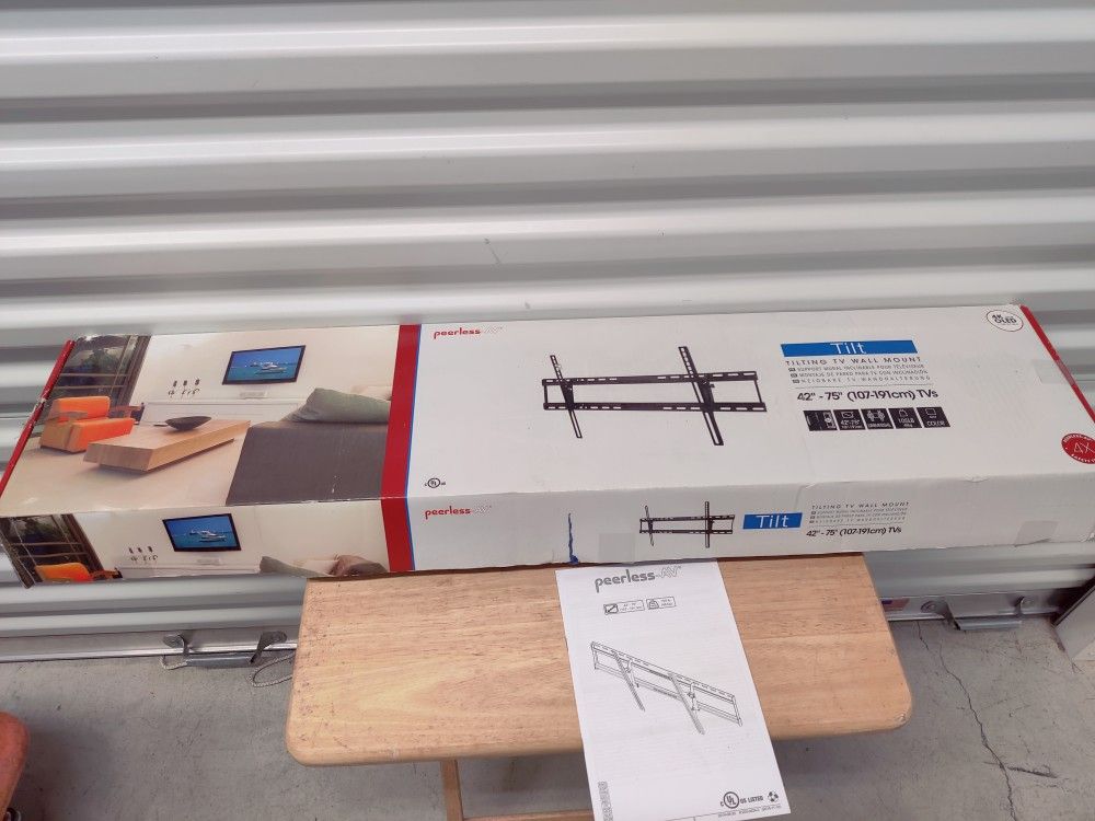 Peerless AV low profile tilt wall mount TVT646 for Flat Panel Display 42-75 in.