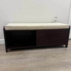 Entryway bench/shoe storage