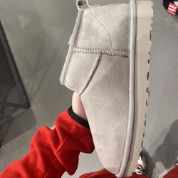 woman’s gray ultra mini ugg boots 
