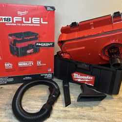 Milwaukee M18 FUEL PACKOUT 18-Volt Lithium-lon Cordless 2.5 Gal. Wet/Dry Vacuum (Vacuum-Only)