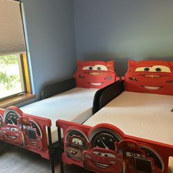 2 Kids Beds With Mattresses 