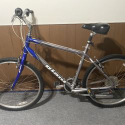 Men’s Silver Giant Sedona Mountain Bicycle Bike 