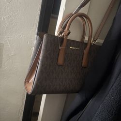 Micheal Kors Purse 