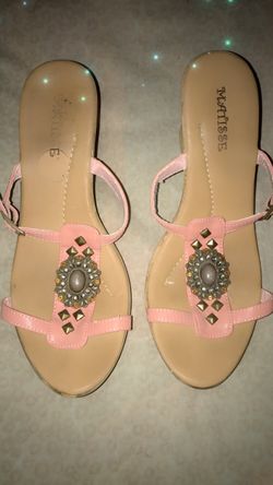 Super cute ladies tan wedges size 8