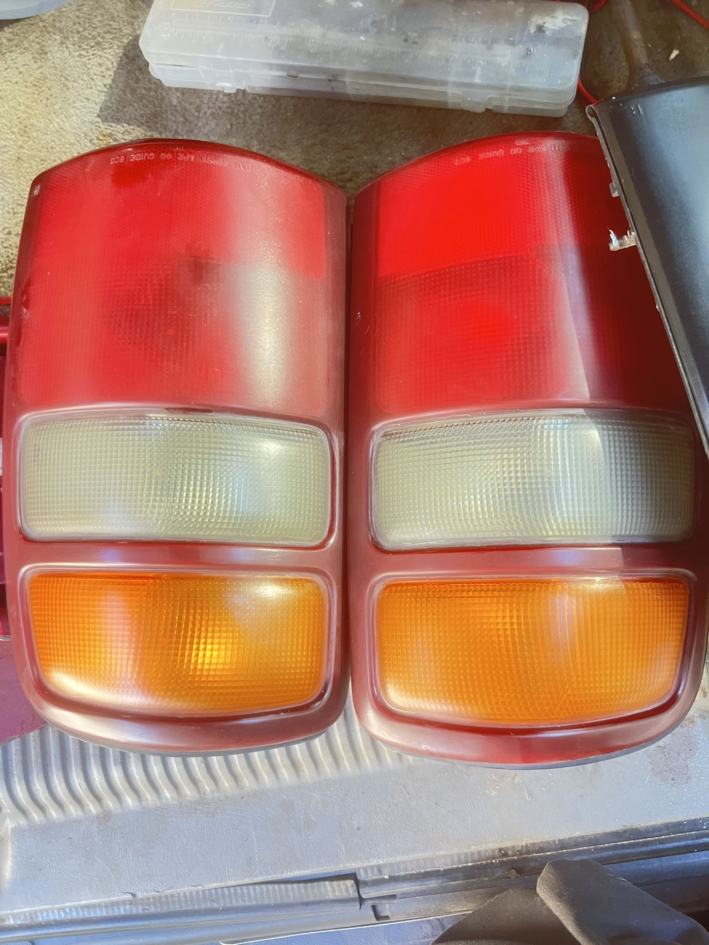 Tahoe/suburban/ Yukon Tail Lights