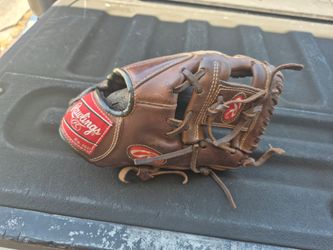 Rawlings baseball glove