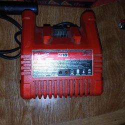 Milwaukee M18 Charger 