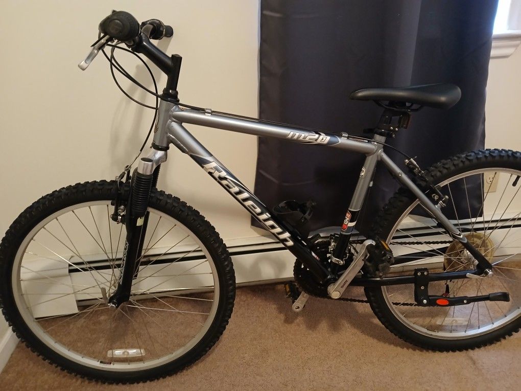 Raleigh M20 26 Inch Mountain Bike
