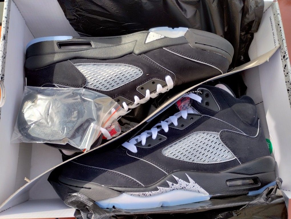 Air Jordan Retro 5 Black Metallics Reimagined Size 9.5 & 8.5 Brand New With Receipt For Sale Or Size Swap