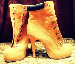 construction boot style 4" heels size 7.5