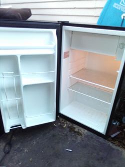 Mini fridge