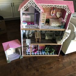 Doll house - great Xmas present!!
