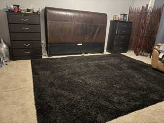 Cali king headboard And Dressers 