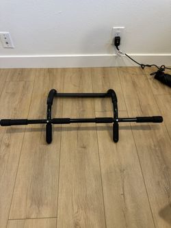 Door pull up Bar