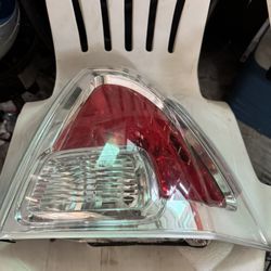 2009 Ford Fusion Passenger Taillight Assembly 