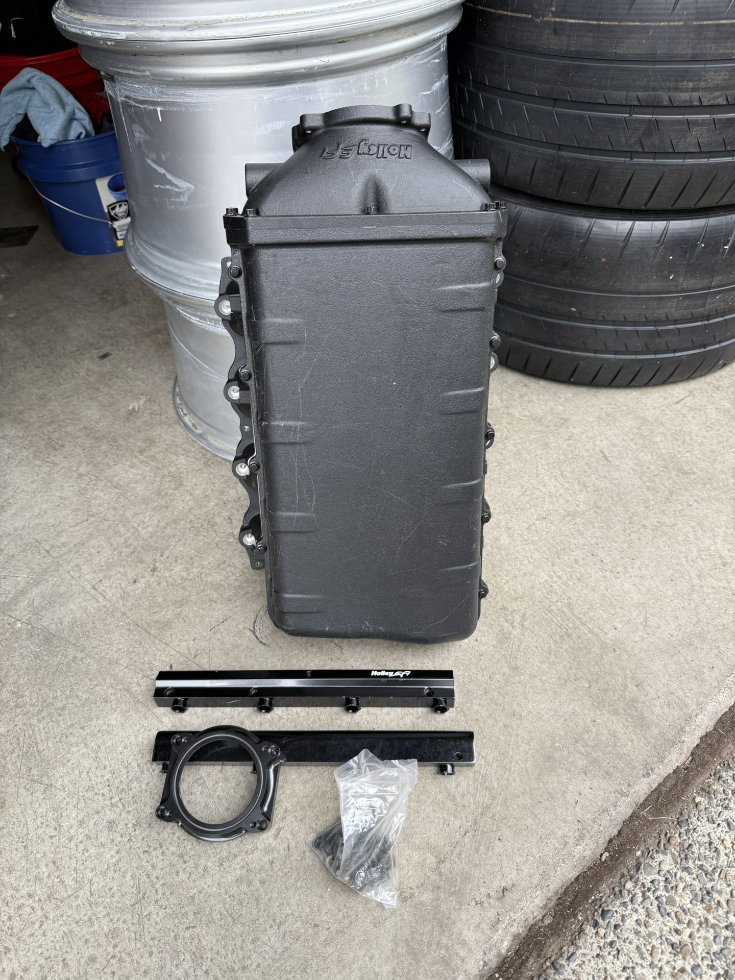 Holley Low Ram Intake Manifold Mustang 5.0