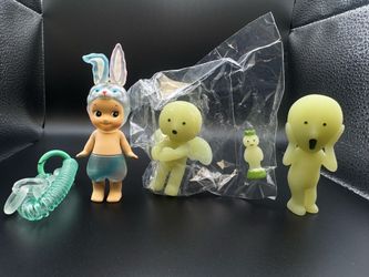 Sonny Angel Secret Mint Rabbit Keychain & Smiski Secrets