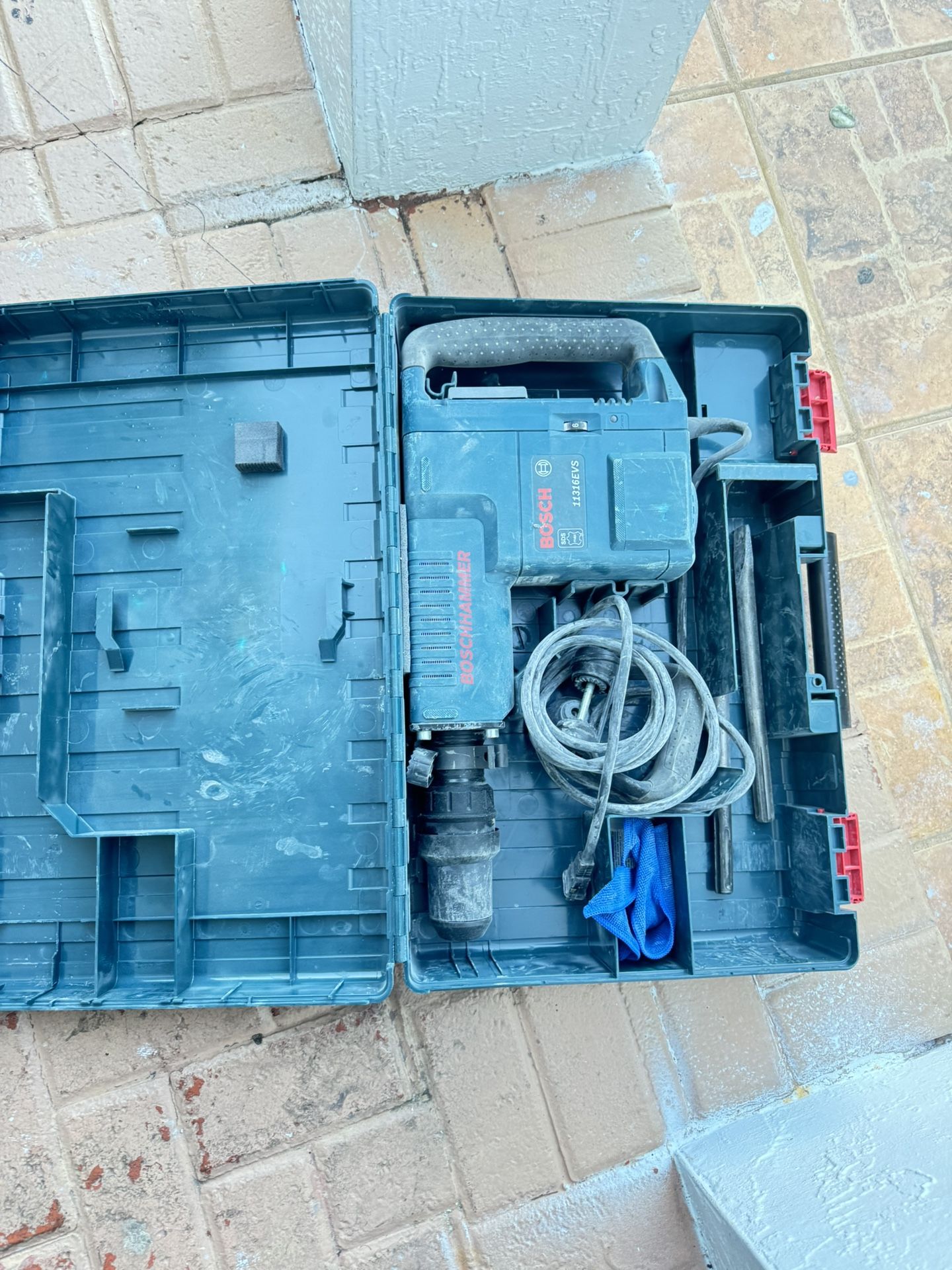 BOSH HAMMER SDS DEMOLITION