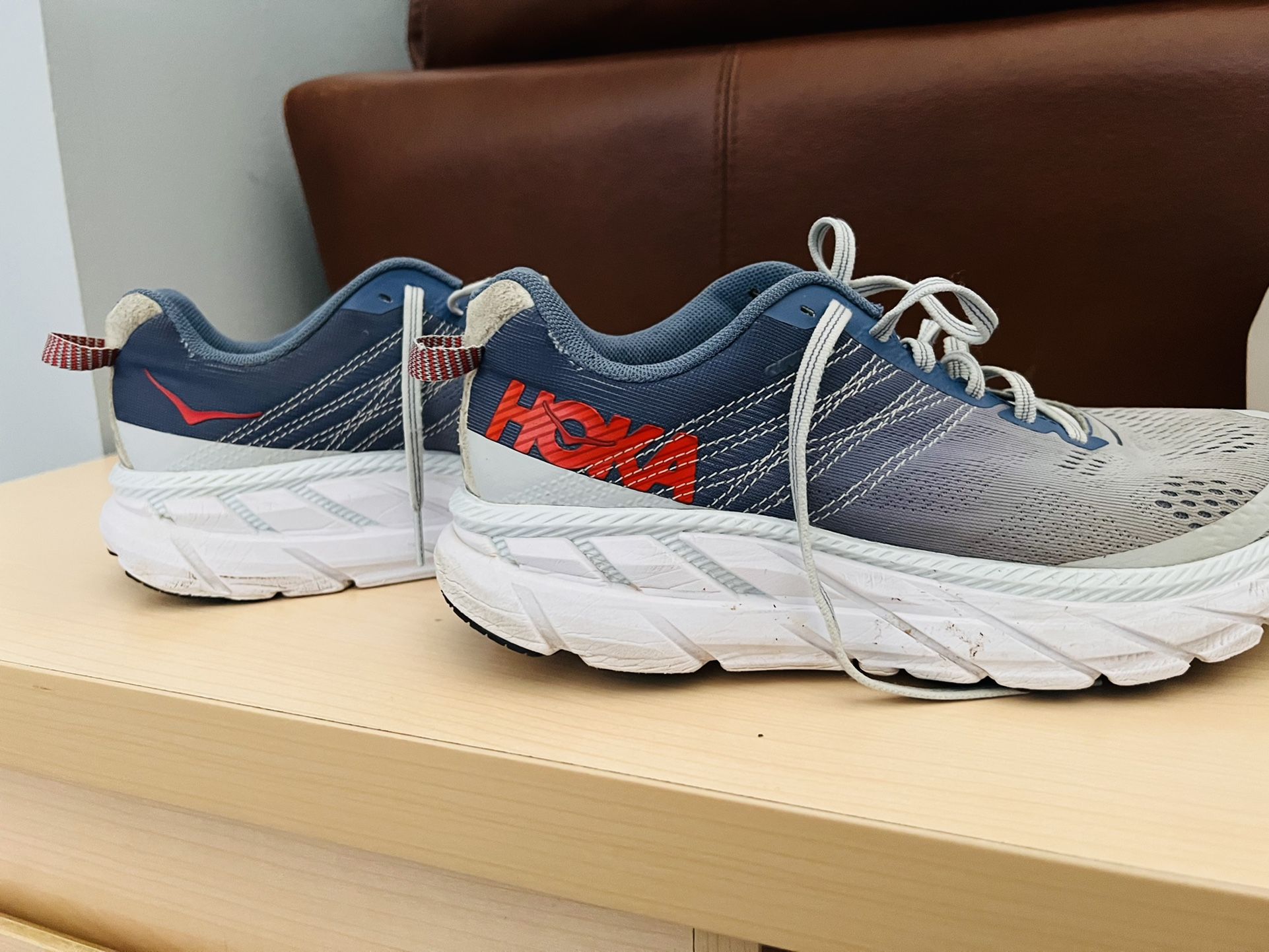 Hooka Shoes Women 8 Size